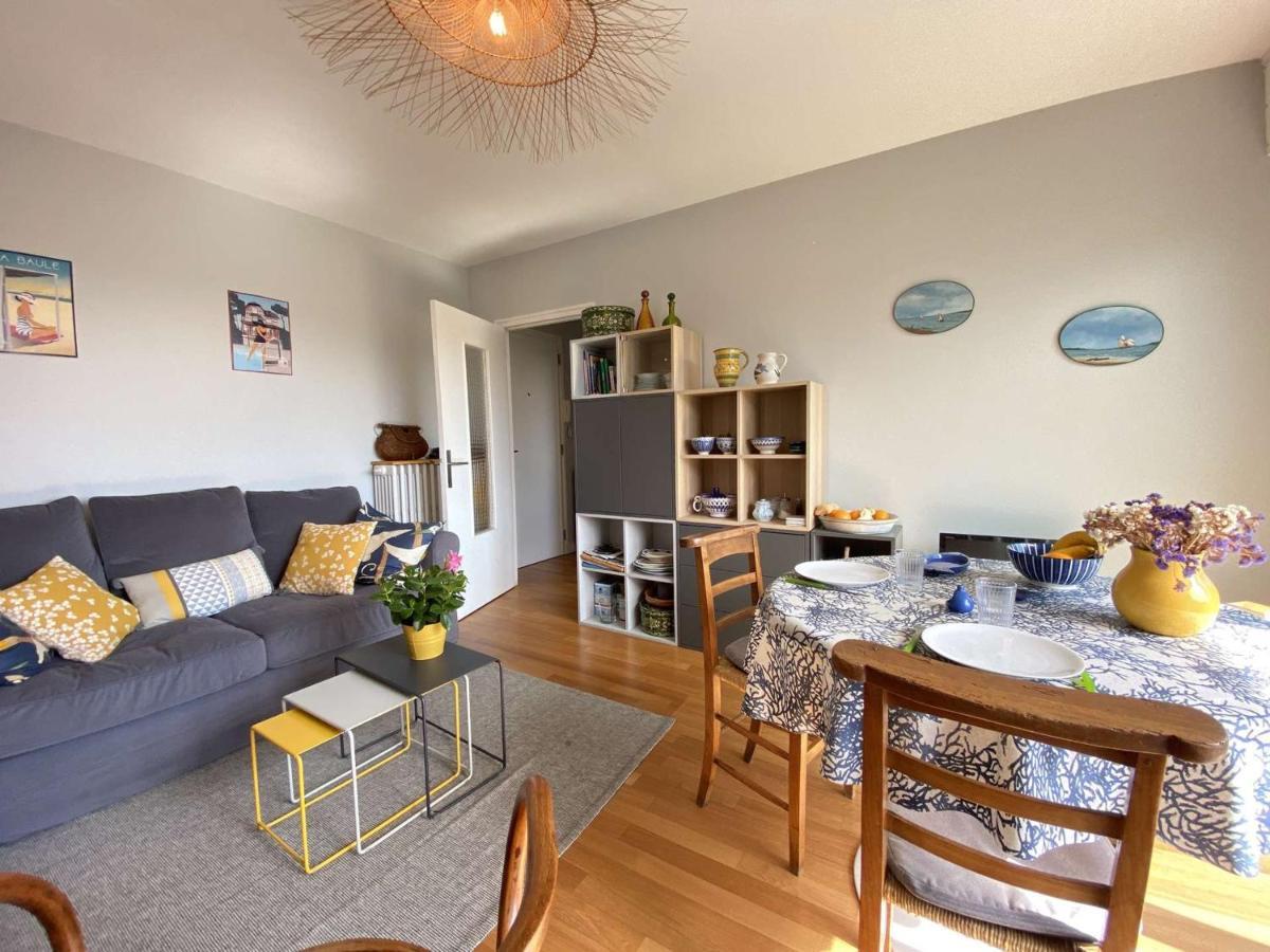 T2 Avec Balcon, Parking Et Proche - - Fr-1-245-187 *